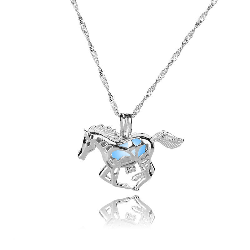 Zářivý přívěsek s motivate koně Náhrdelník motivate běžícího koně