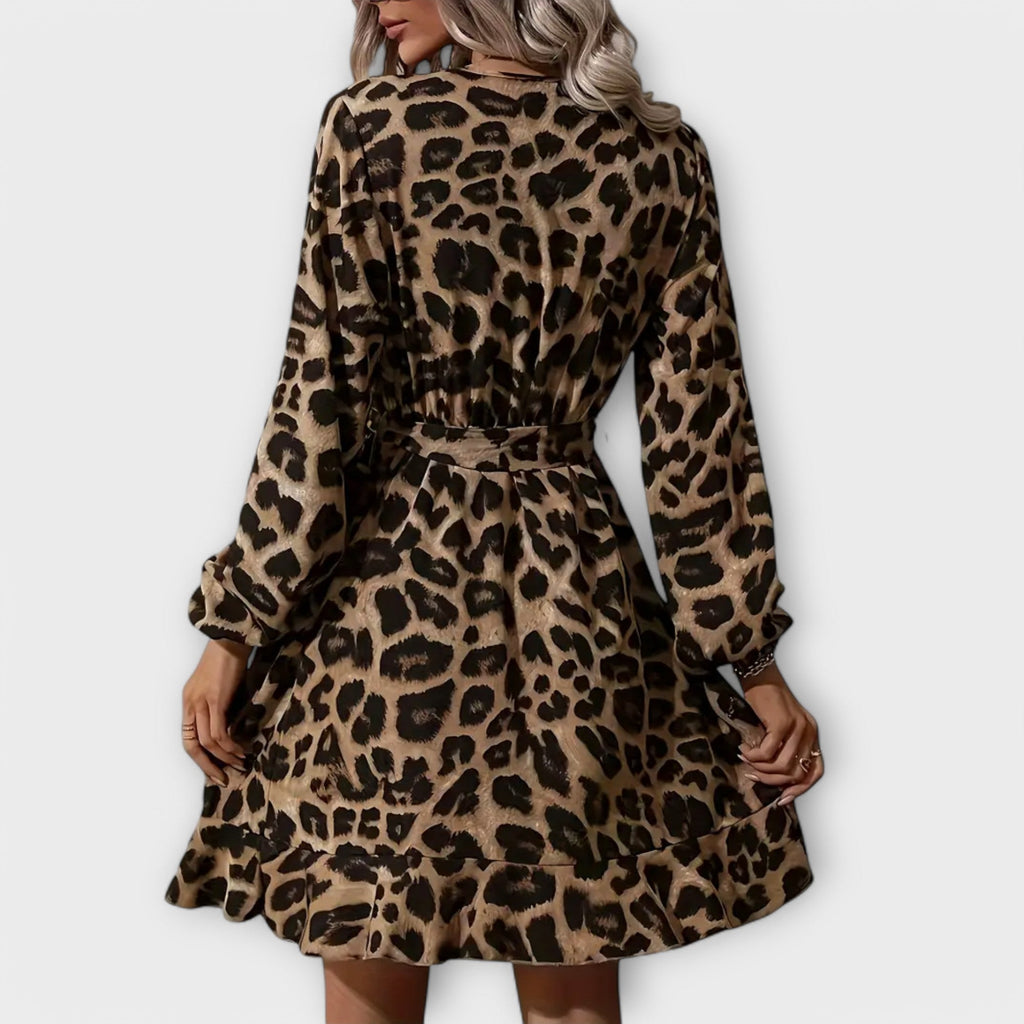 Leon - Elegantní zavinovací šaty s leopardím vzorem, výstřihem do V a paskem v pase