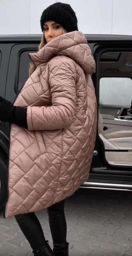 Anna | Elegantní prošívaná zimní ass s teplou kapucí