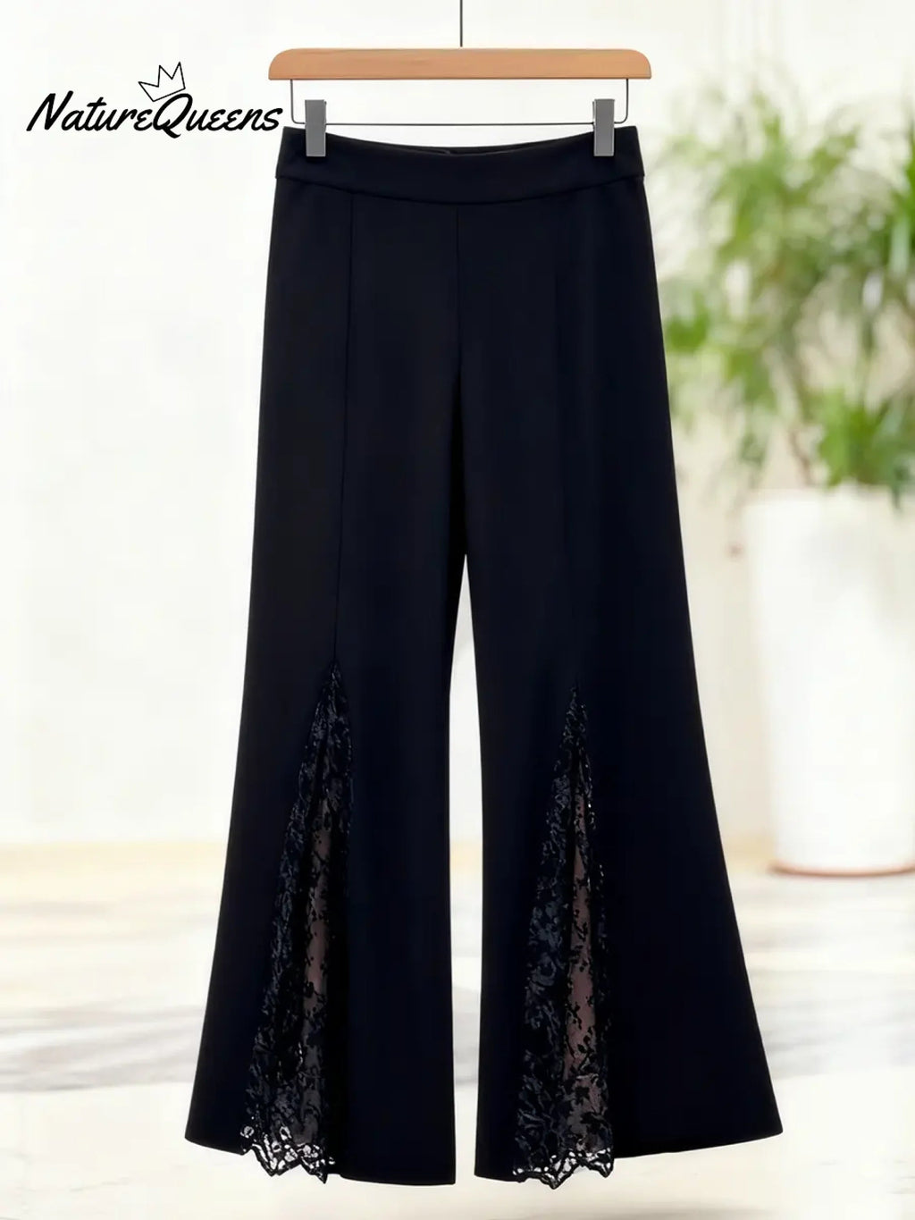 Elegantní dává kalhoty s krajkou 